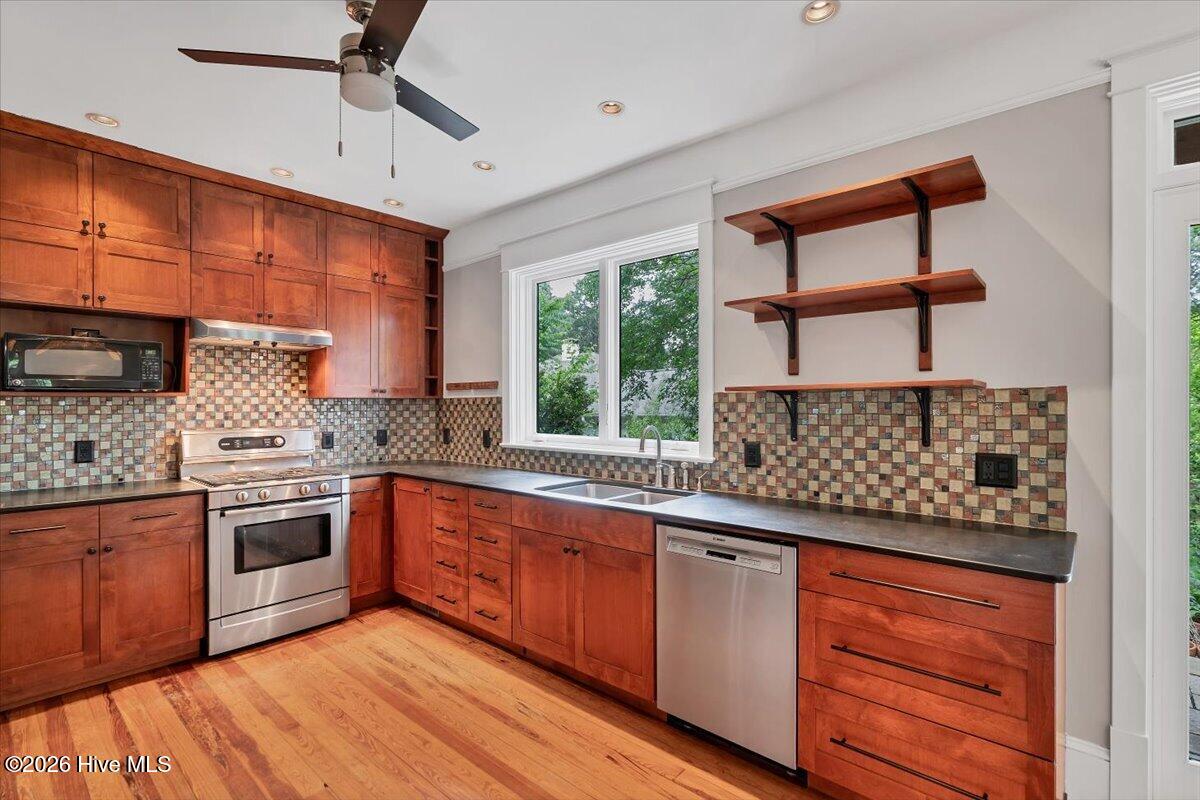 260 North Ridge Street Southern Pines, NC 28387 - Photo 10 of 53 Chef's Kitchen