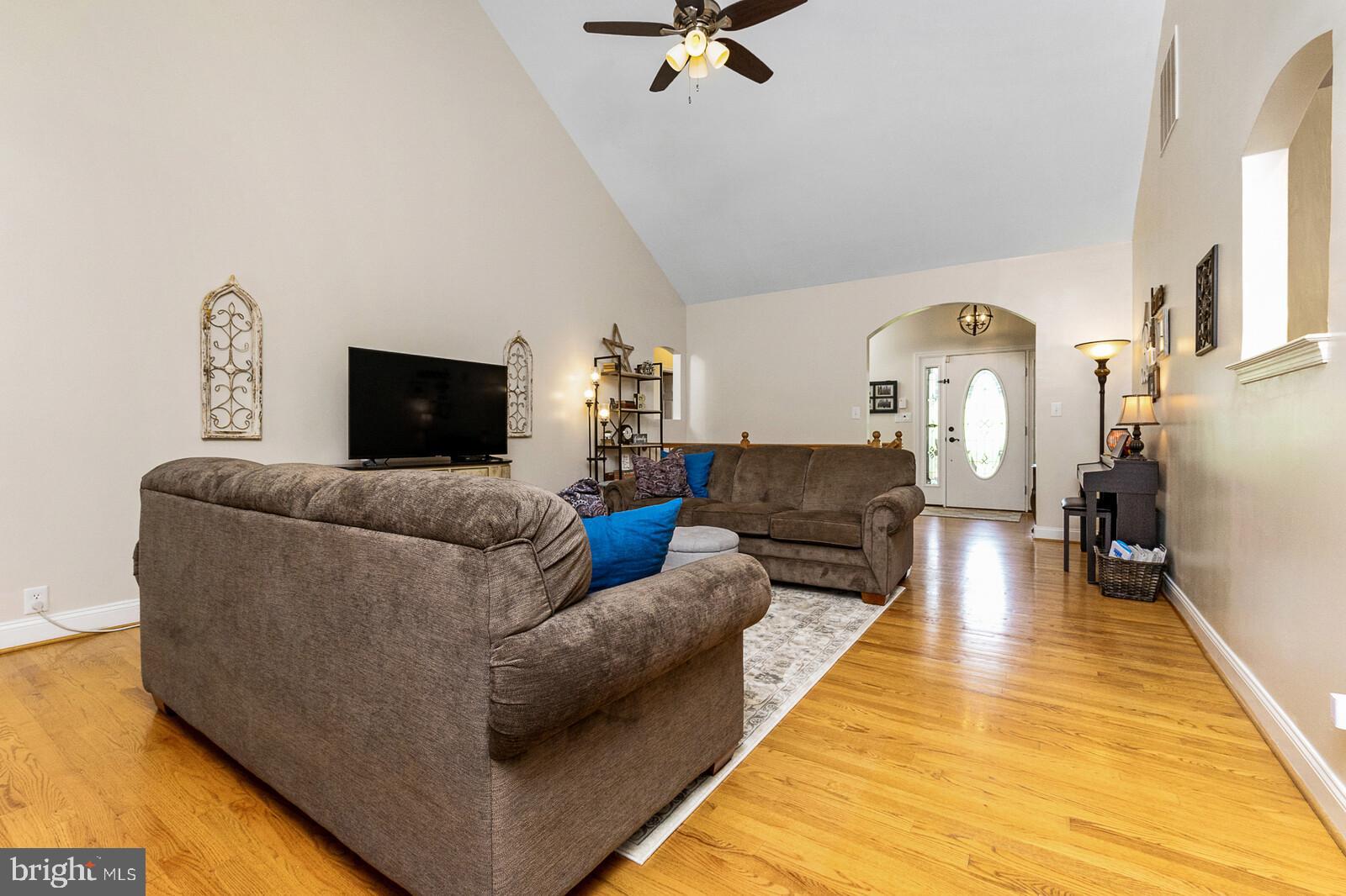 43699 Spinks Ferry Road Leesburg, VA 20176 - Photo 11 of 37 Gallery Image 11
