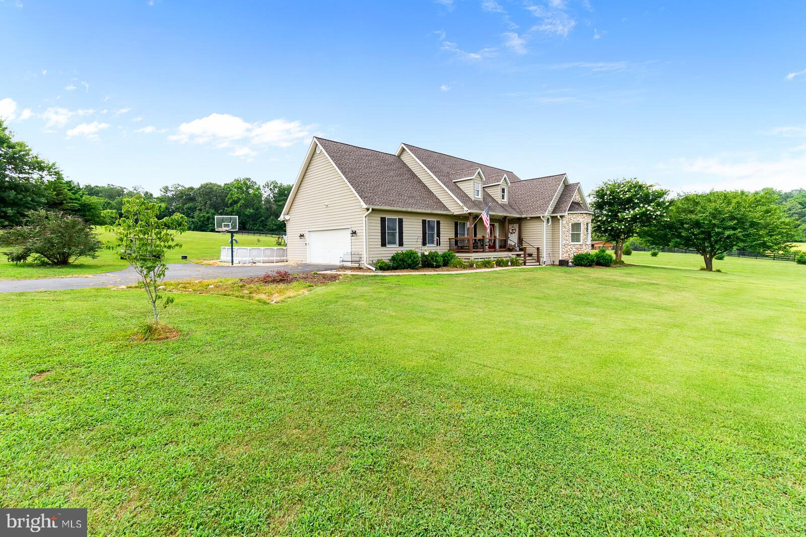 43699 Spinks Ferry Road Leesburg, VA 20176 - Photo 3 of 37 Gallery Image 3