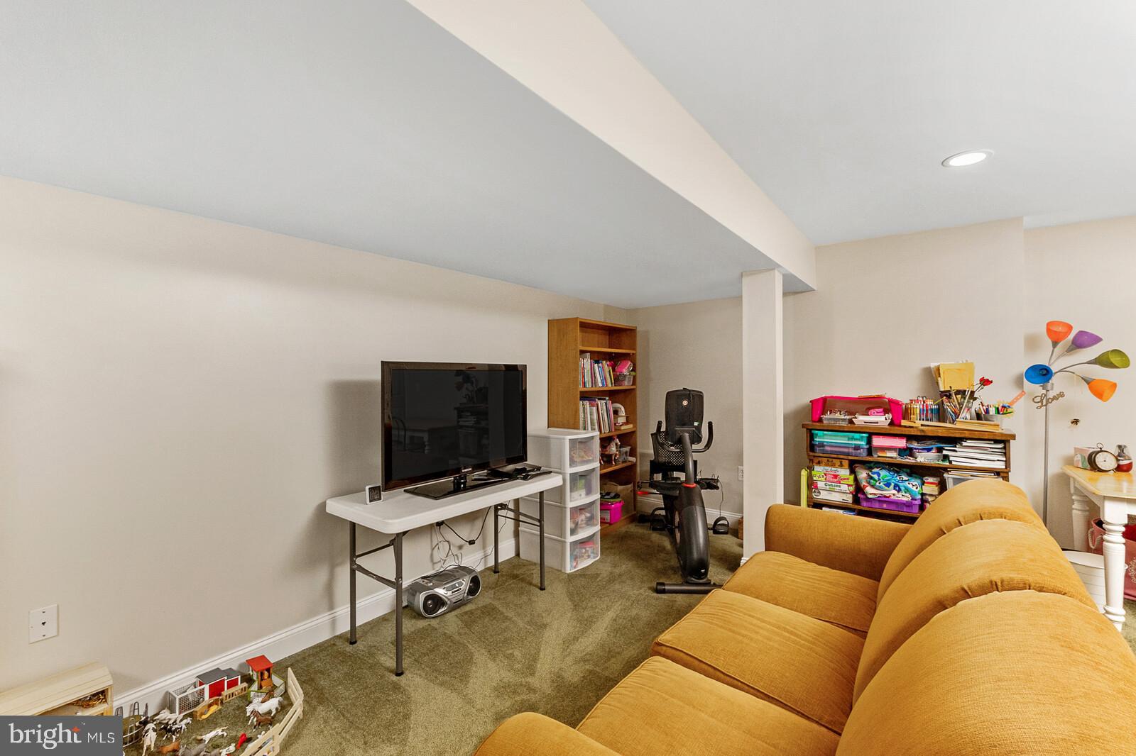 43699 Spinks Ferry Road Leesburg, VA 20176 - Photo 29 of 37 Gallery Image 29