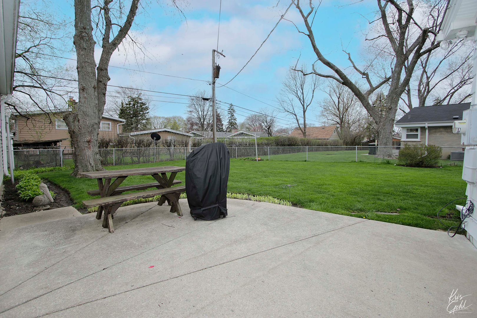514 Warren Road Glenview, IL 60025 - Photo 16 of 21 a garden view with a seating space