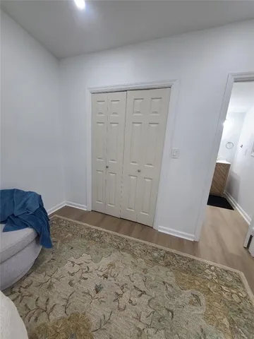 a view of livingroom with furniture