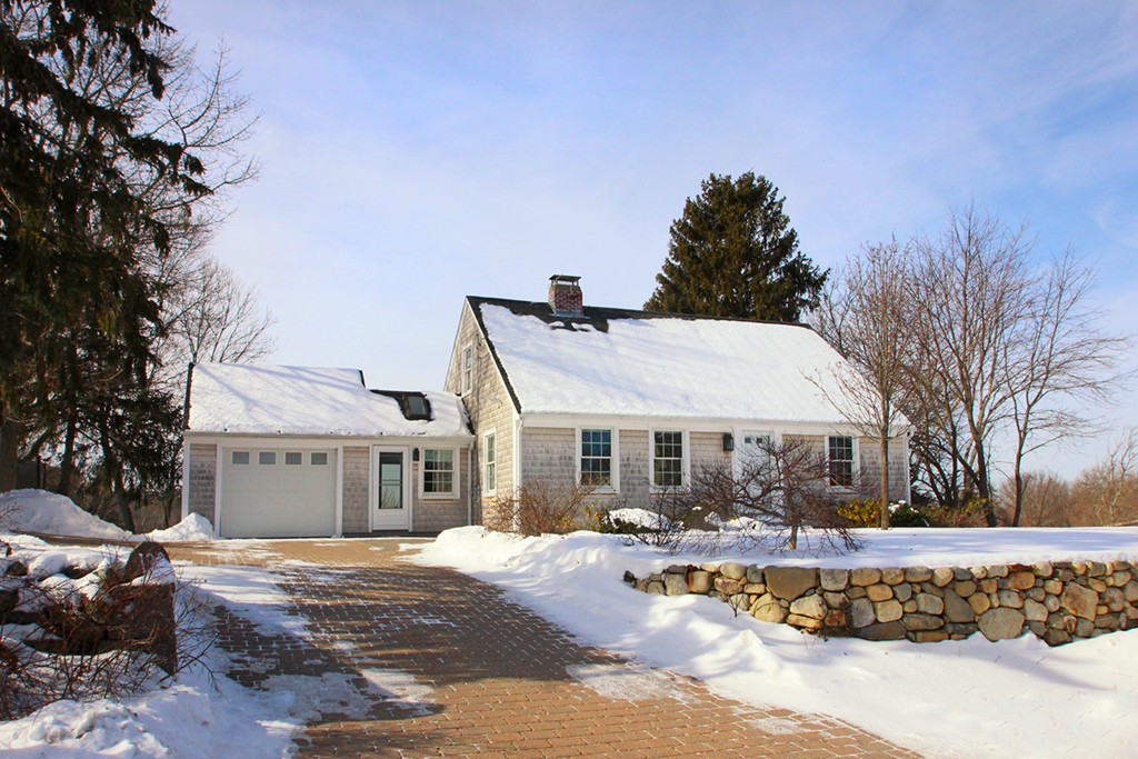 188 High Road Newbury, MA 01951 - Photo 2 of 23 Gallery Image 2