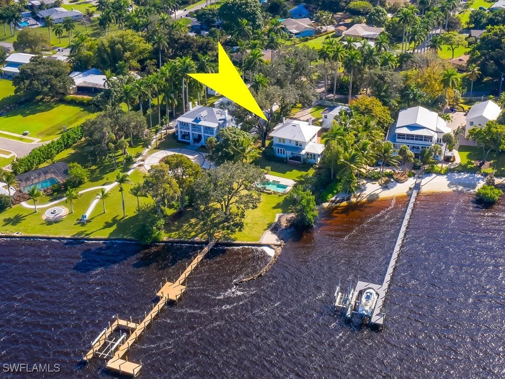 101 Fairview Avenue Fort Myers, FL 33905 - Photo 30 of 34 a view of outdoor space with garden
