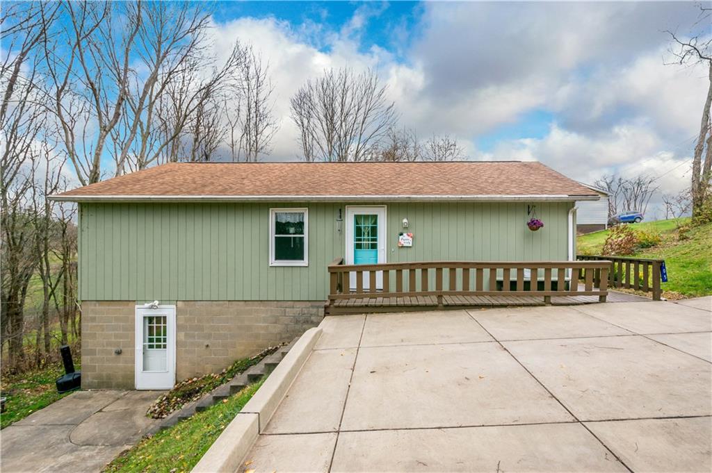 705 Frederick Court Apollo, PA 15613 - Photo 2 of 25 Gallery Image 2