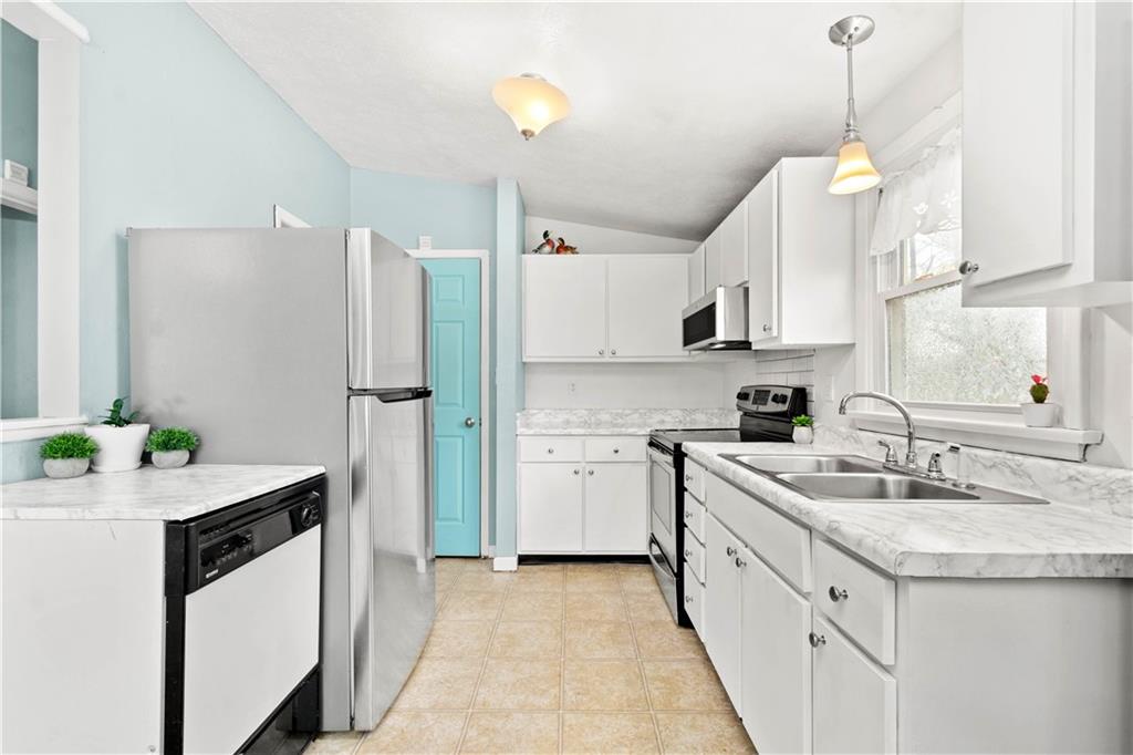 705 Frederick Court Apollo, PA 15613 - Photo 13 of 25 Gallery Image 13