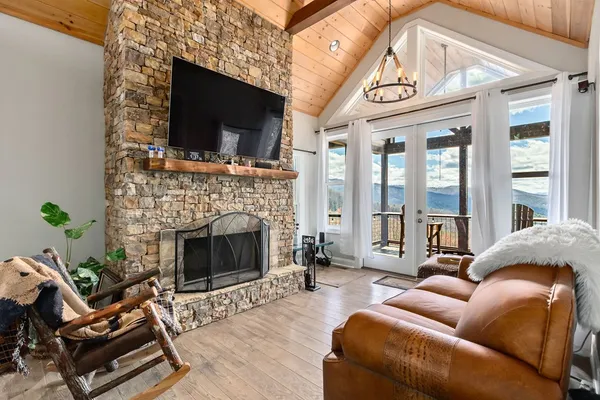 $859,900 | 57 Eagle Nest Trail, Murphy, NC 28906