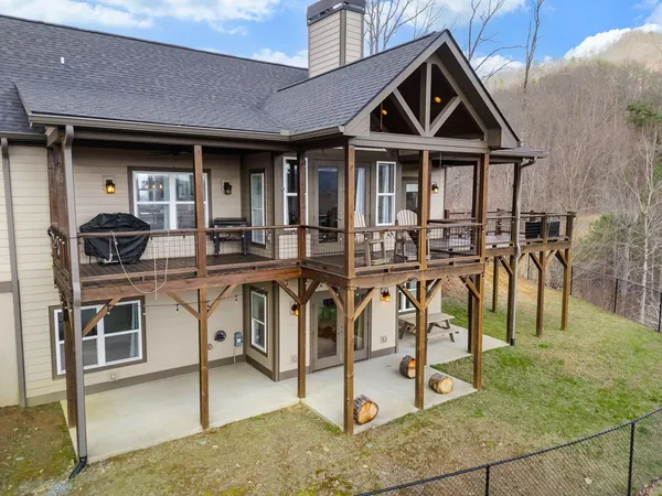 $859,900 | 57 Eagle Nest Trail, Murphy, NC 28906