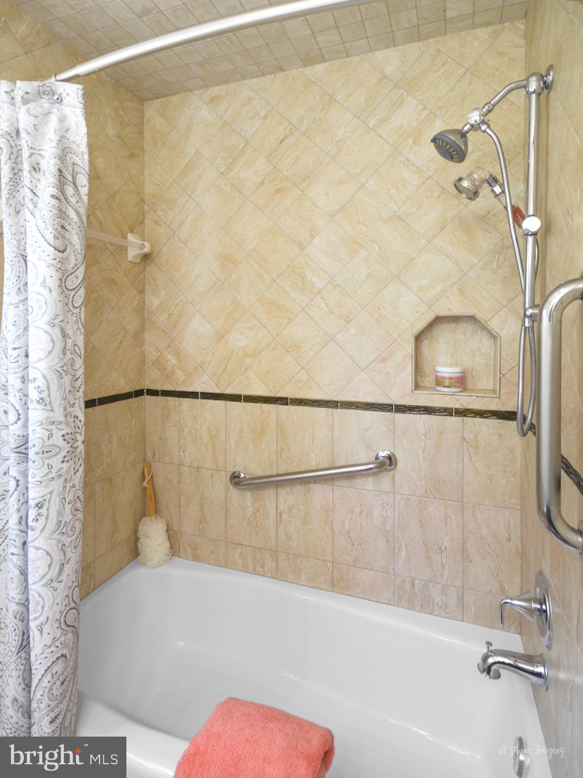 7902 Edgewood Farm Road Frederick, MD 21702 - Photo 22 of 31 Full Bathroom