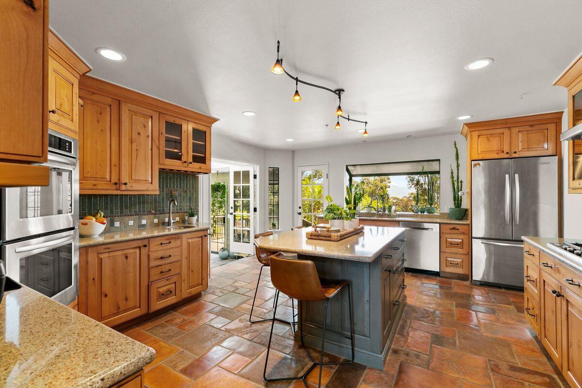 300 Running Ridge Trail Ojai, CA 93023 - Photo 13 of 50 photo_online_012