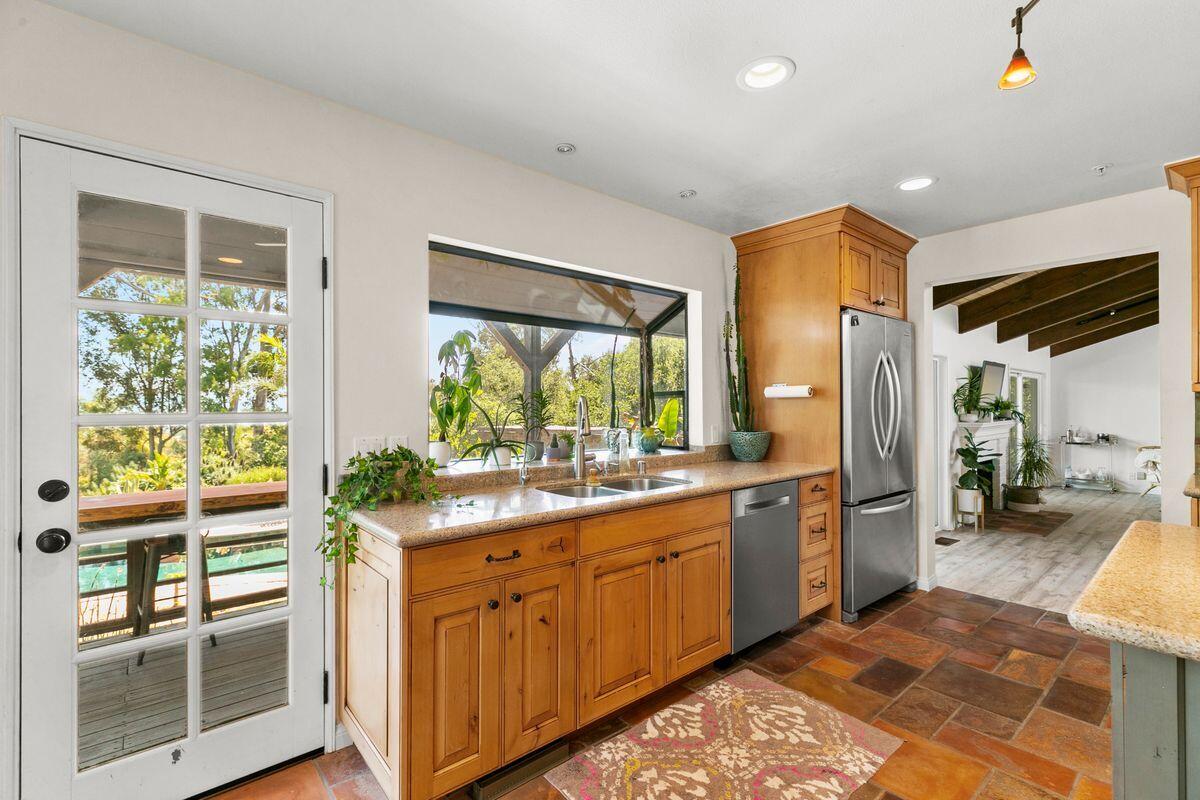 300 Running Ridge Trail Ojai, CA 93023 - Photo 18 of 50 photo_online_017