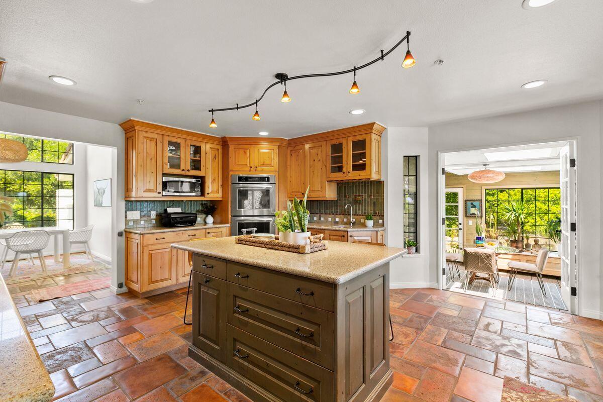 300 Running Ridge Trail Ojai, CA 93023 - Photo 4 of 50 photo_online_003