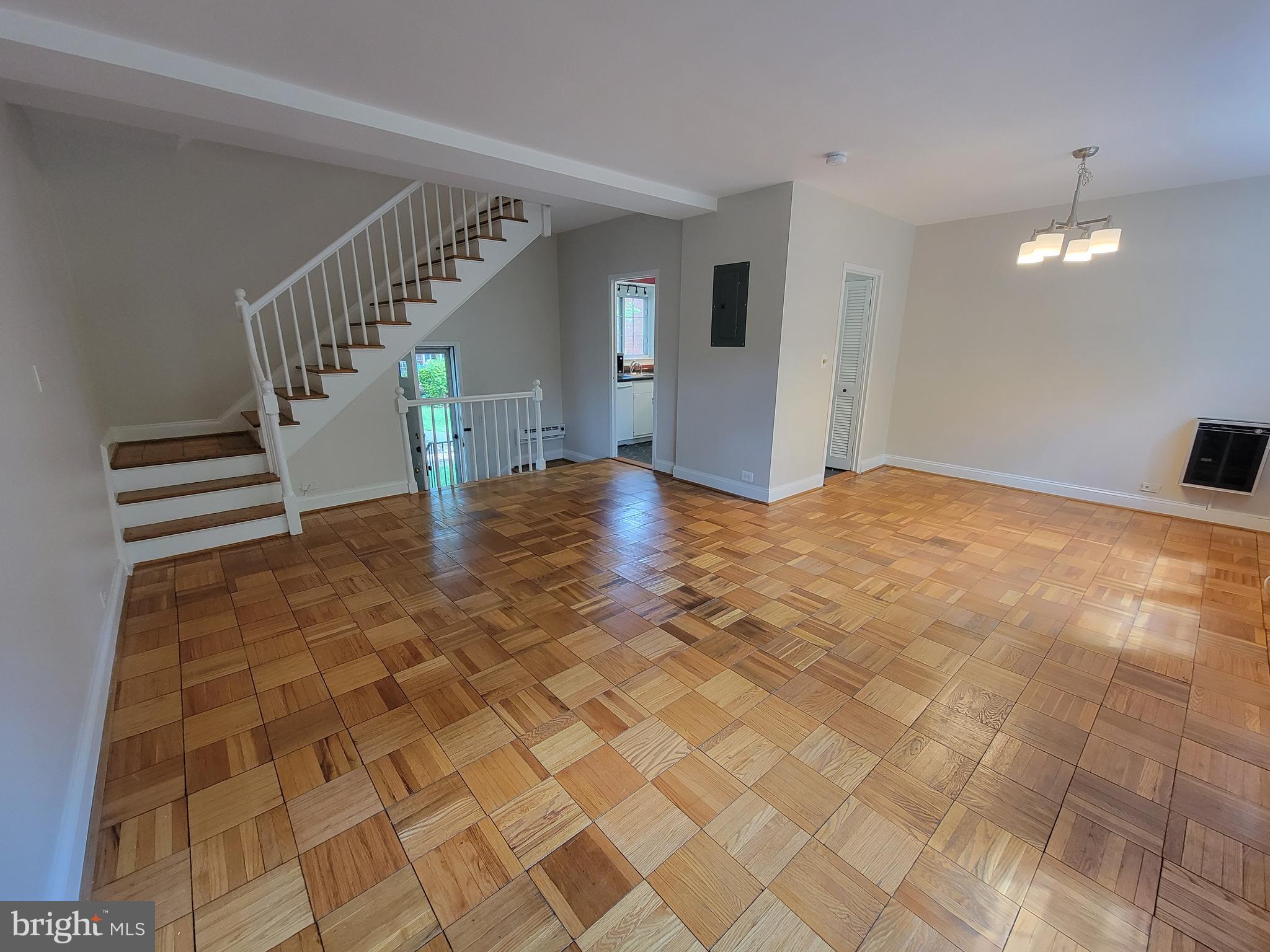 3472 Gunston Road, Unit 723 Alexandria, VA 22302 - Photo 4 of 33