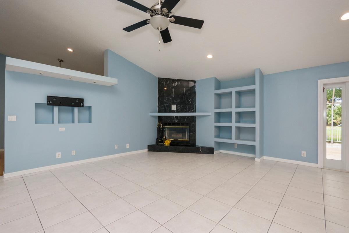 4220 Fox Trace Road Boynton Beach, FL 33436 - Photo 8 of 12 Fireplace