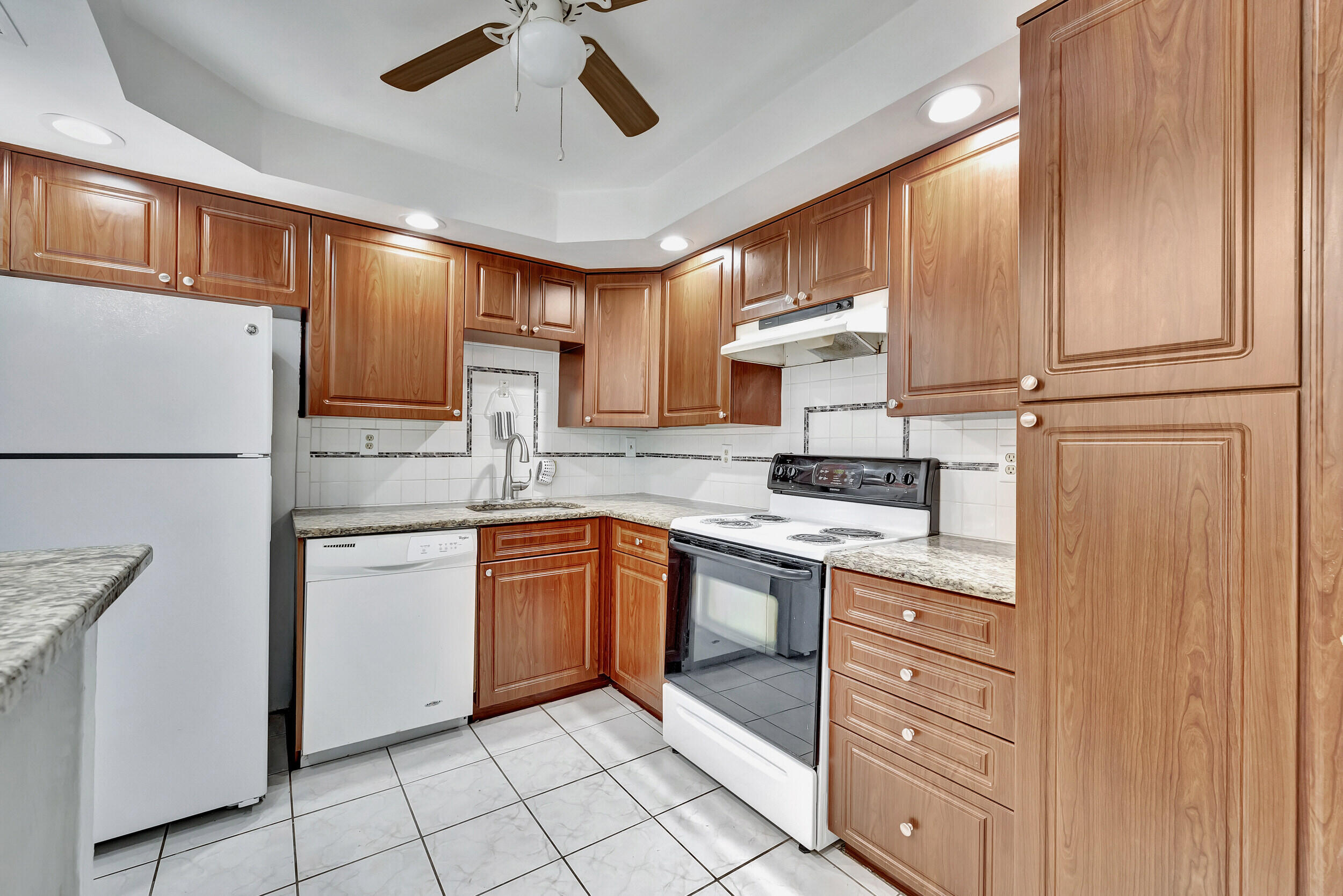 8401 West Sample Road, Unit 14 Coral Springs, FL 33065 - Photo 9 of 35 19_3w7a1522