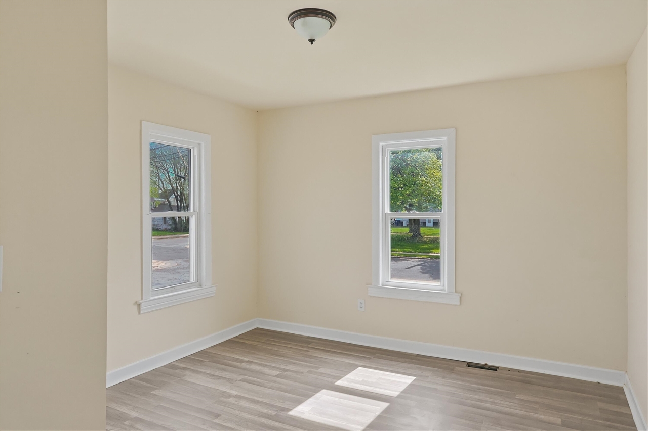 28 East Henry Street River Rouge, MI 48218 - Photo 6 of 14
