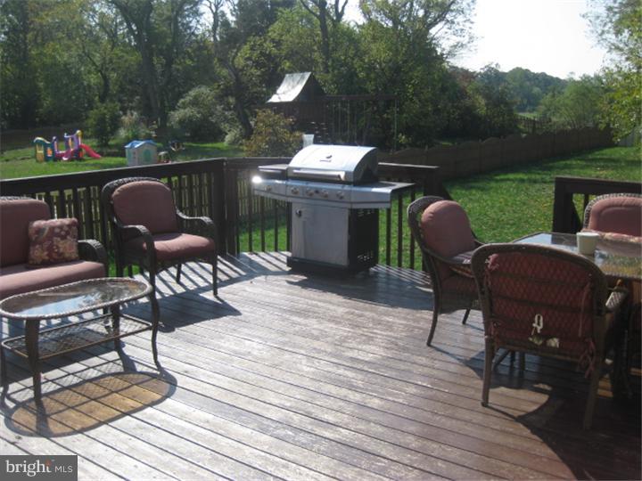 381 Johnson Road Sicklerville, NJ 08081 - Photo 23 of 25 Deck