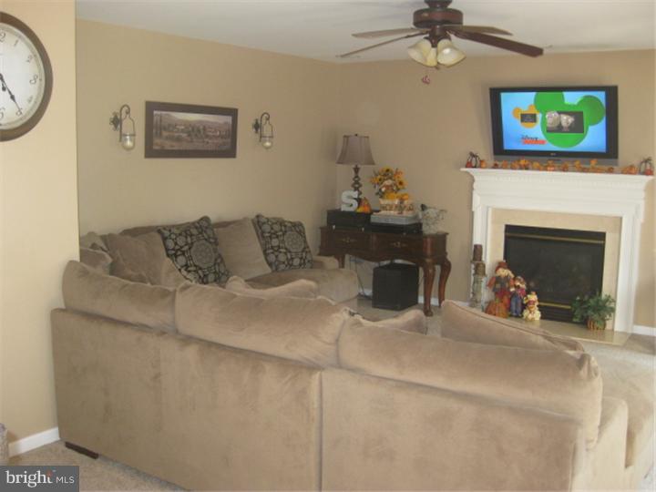 381 Johnson Road Sicklerville, NJ 08081 - Photo 4 of 25 Great Room