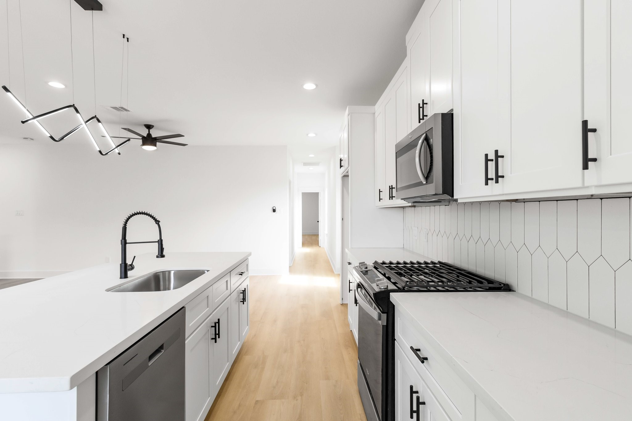 4114 Castor Street, Unit A Houston, TX 77022 - Photo 7 of 25