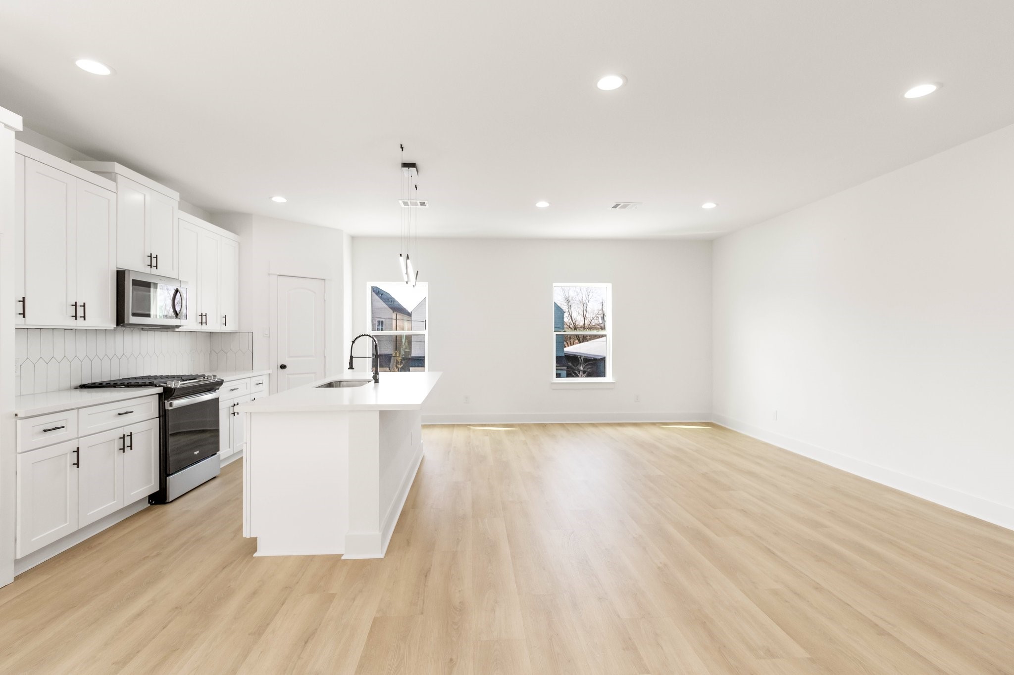 4114 Castor Street, Unit A Houston, TX 77022 - Photo 9 of 25