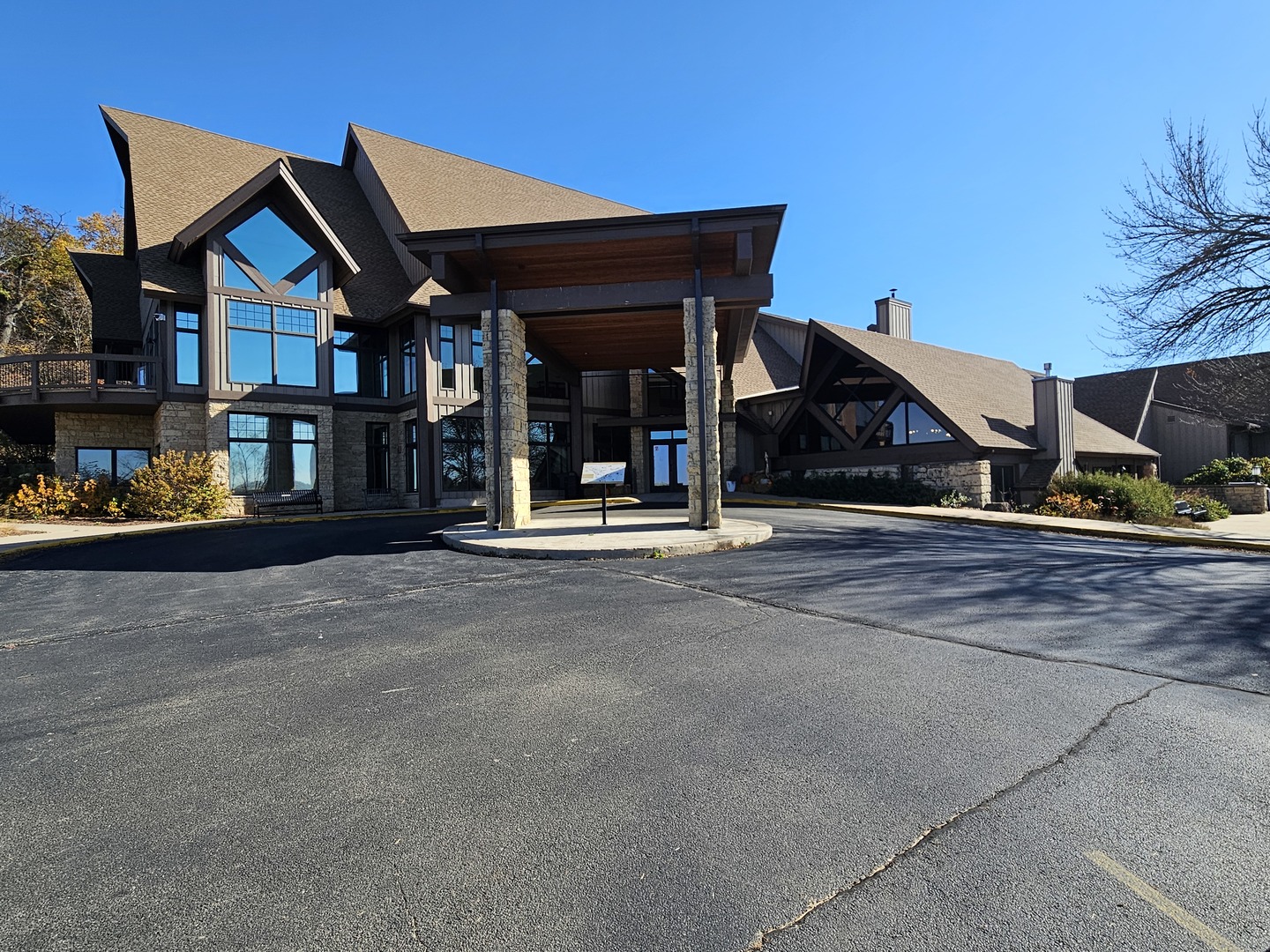 104 West Guilford Road Galena, IL 61036 - Photo 9 of 21 a view of multiple houses with a street