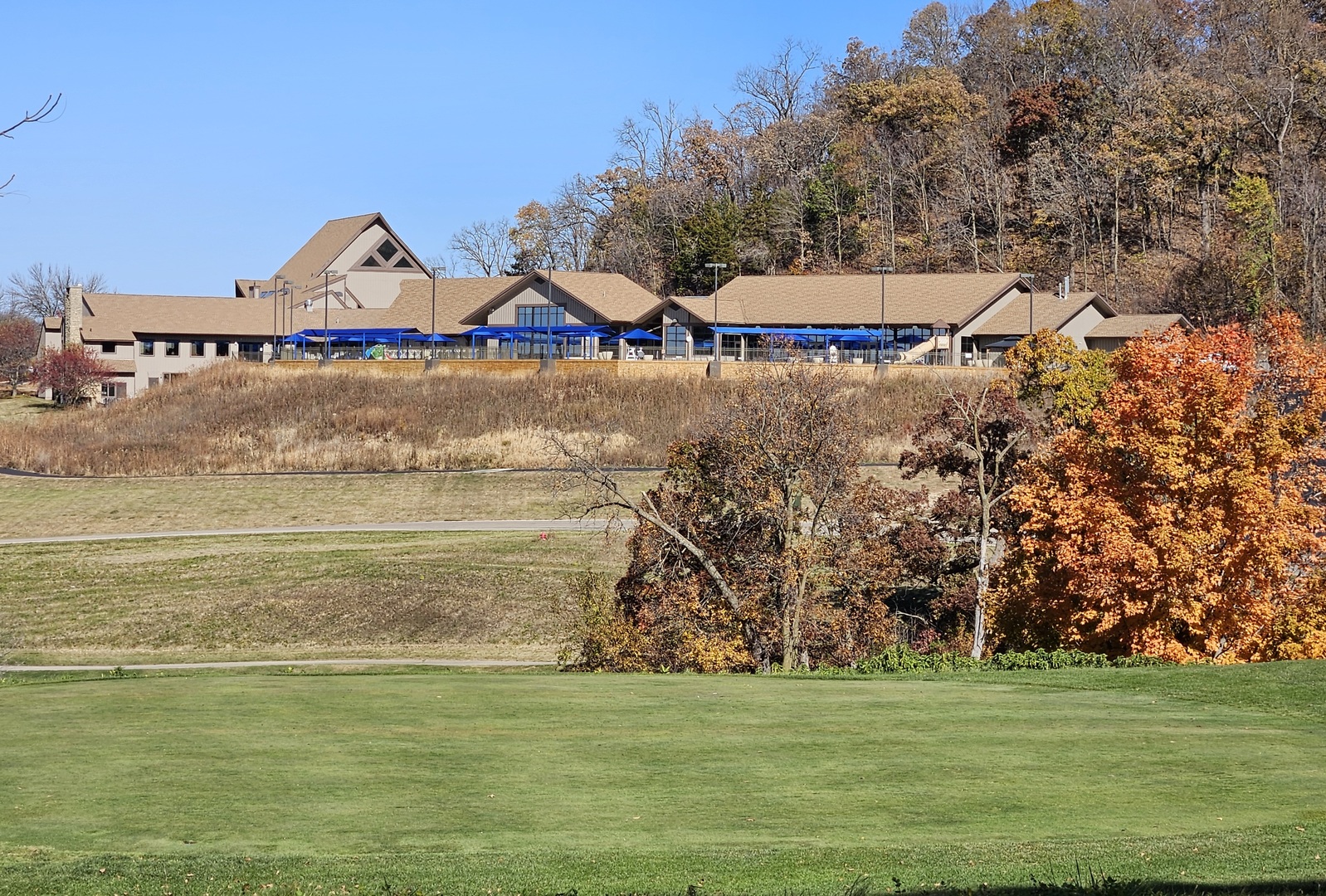 104 West Guilford Road Galena, IL 61036 - Photo 10 of 21 a view of swimming pool with an ocean and trees in the background