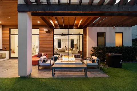 $2,700,000 | 3002 Ferndale Street, Houston, TX 77098