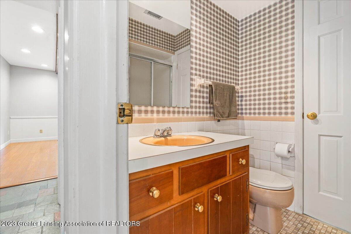 1910 Tomahawk Road Okemos, MI 48864 - Photo 16 of 30 29-Media Jett-30