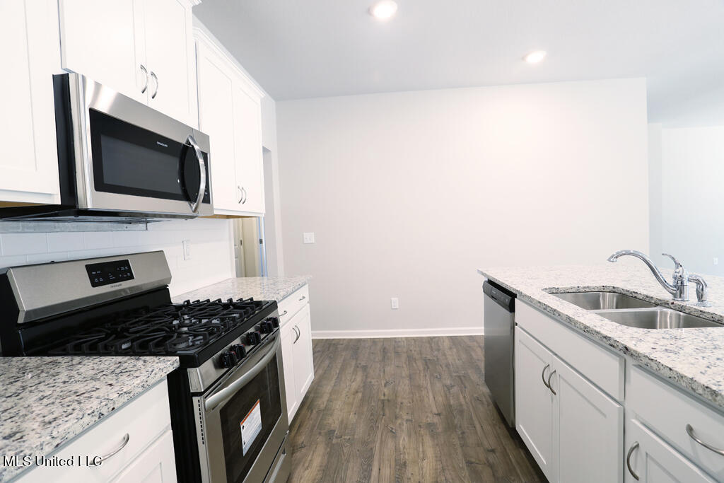 2214 Hyacinth Lane Hernando, MS 38632 - Photo 8 of 16 All Appliances