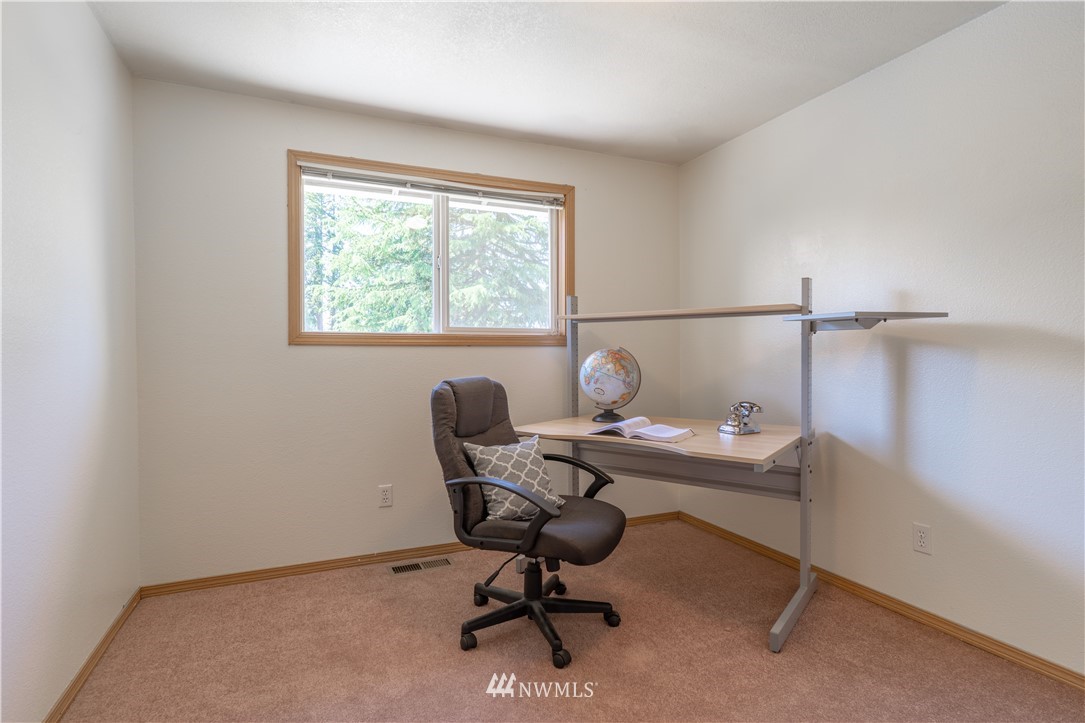 21607 6th Avenue West Bothell, WA 98021 - Photo 11 of 14