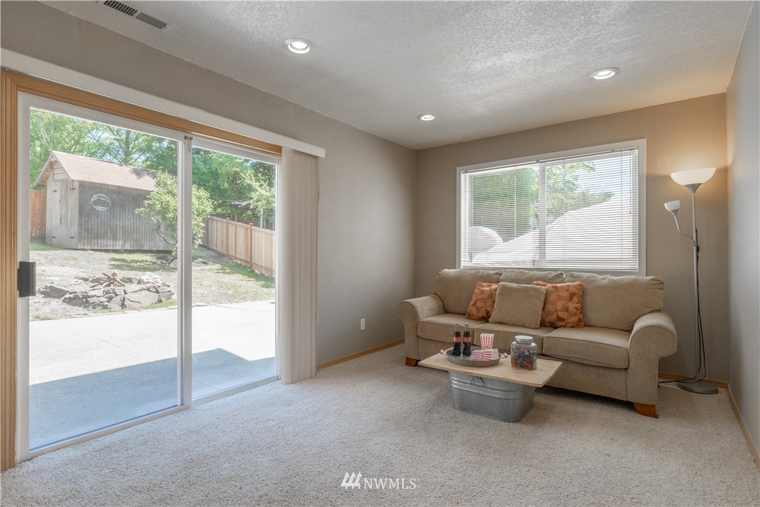 21607 6th Avenue West Bothell, WA 98021 - Photo 12 of 14