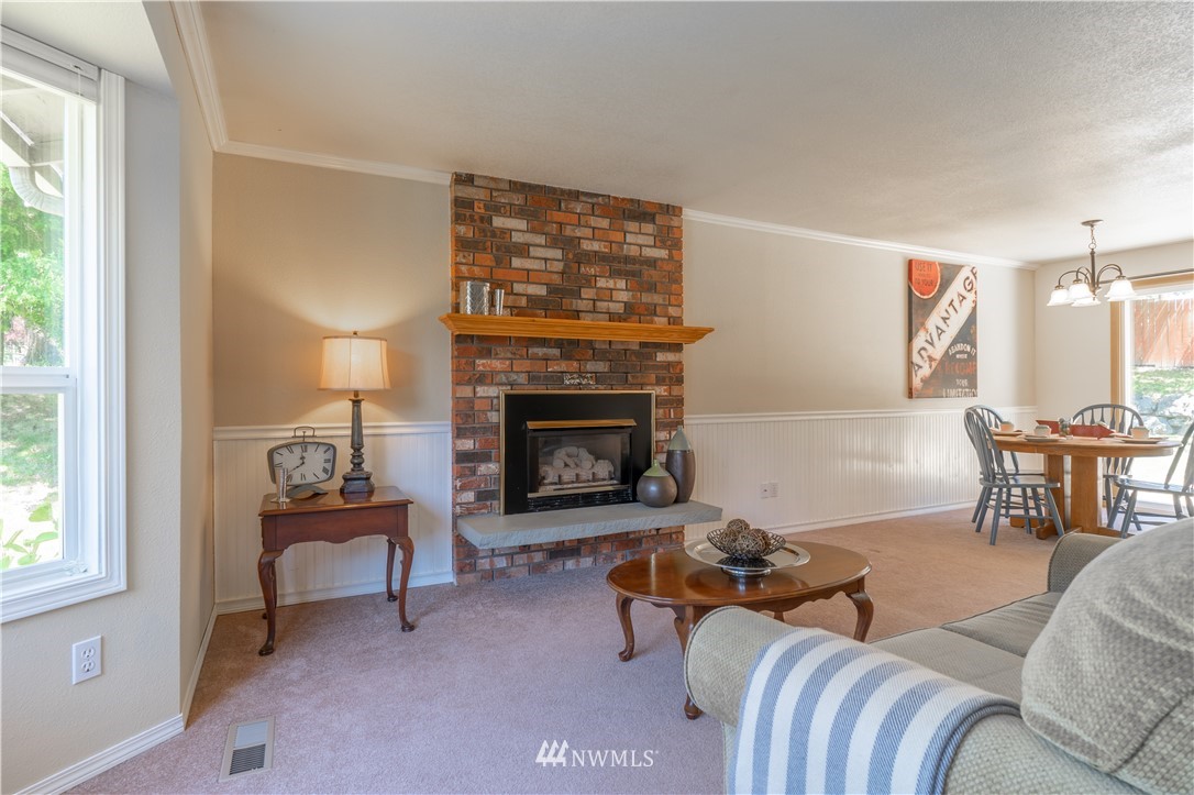 21607 6th Avenue West Bothell, WA 98021 - Photo 4 of 14