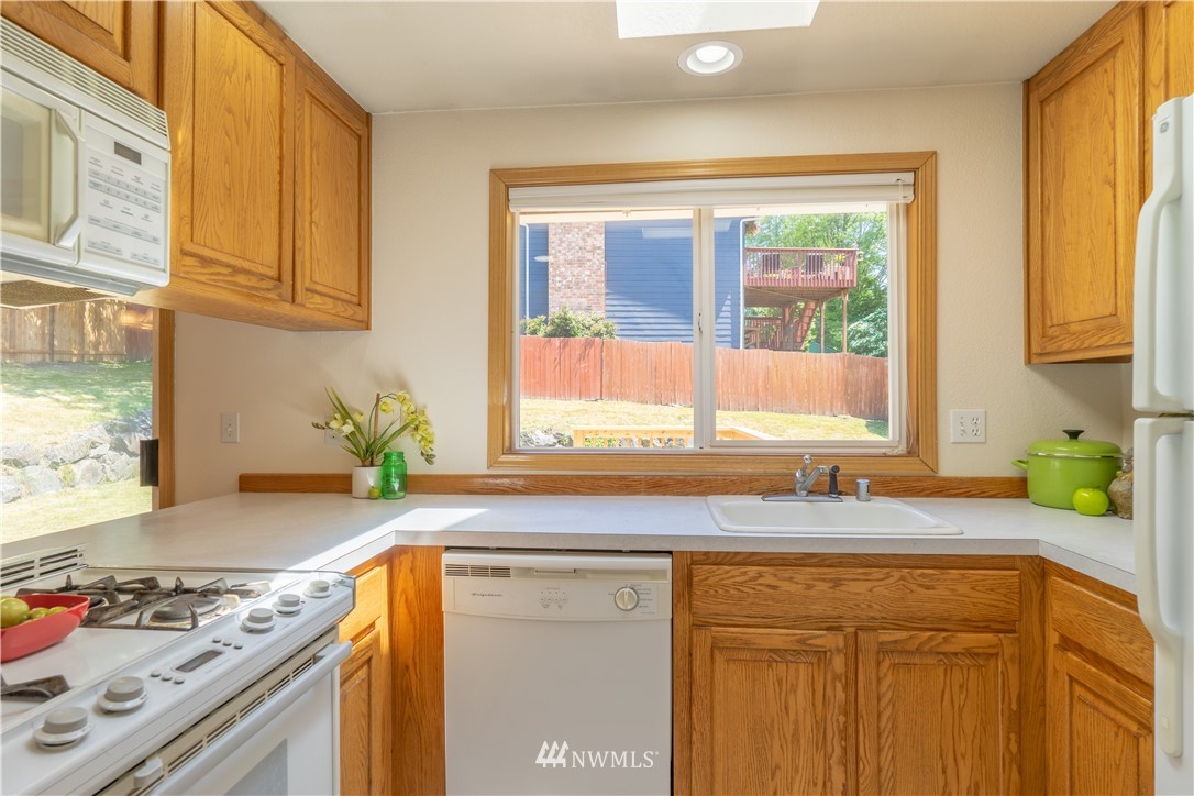 21607 6th Avenue West Bothell, WA 98021 - Photo 7 of 14
