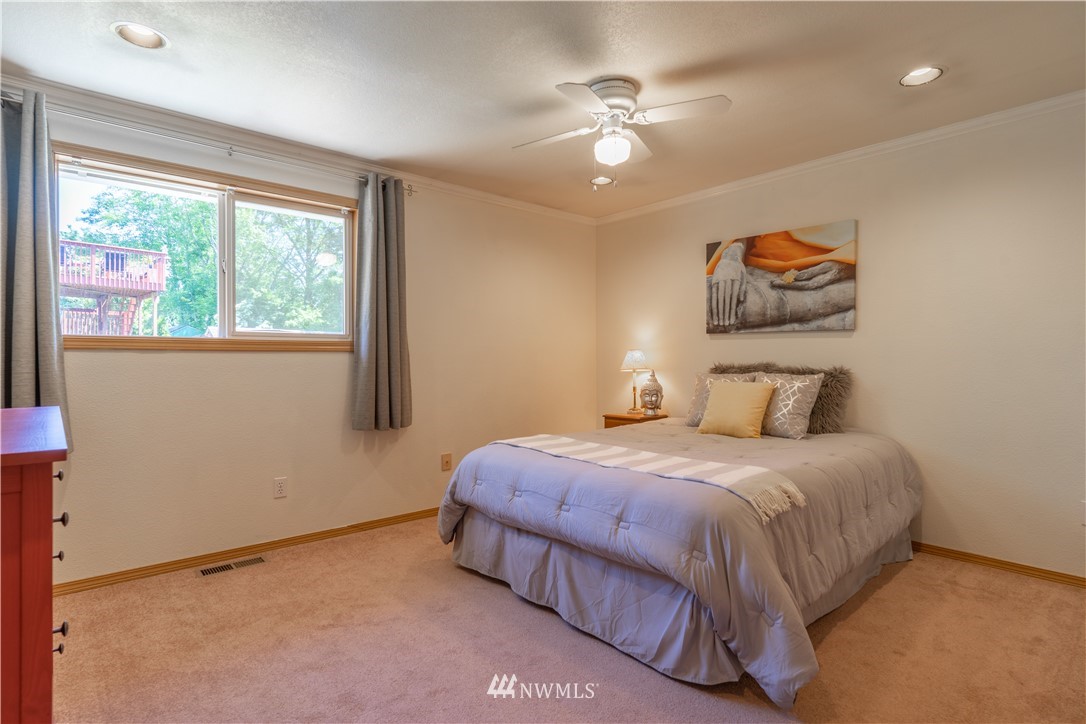 21607 6th Avenue West Bothell, WA 98021 - Photo 9 of 14