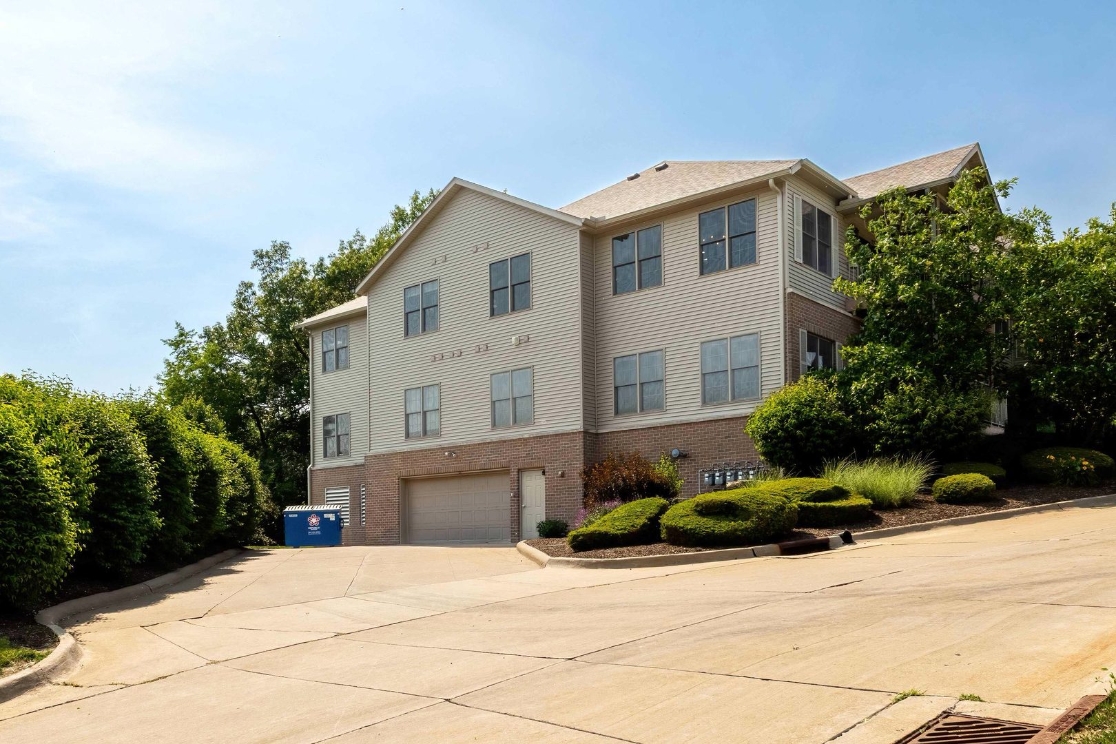 1237 Kimberly Road, Unit 1237 Bettendorf, IA 52722 - Photo 4 of 30