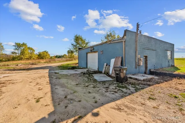 $450,000 | 9130 Highway 20, Garden Prairie, IL 61038