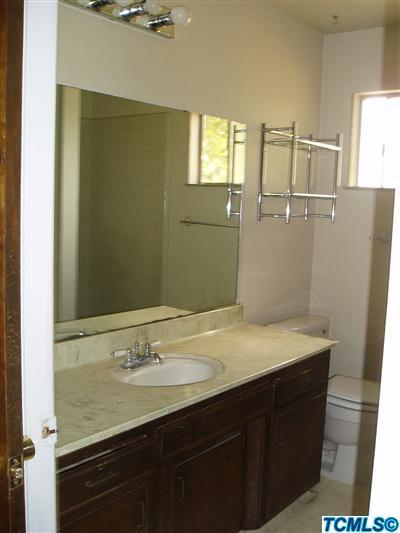 2175 North Belmont Road Exeter, CA 93221 - Photo 8 of 11 Interior of main house