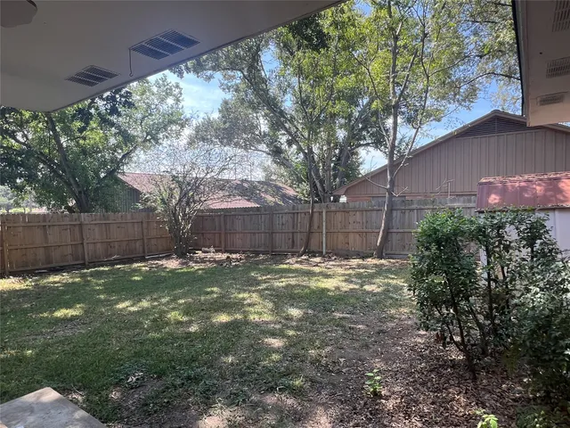 $2,200 | 400 Giddings Lane, Brenham, TX 77833