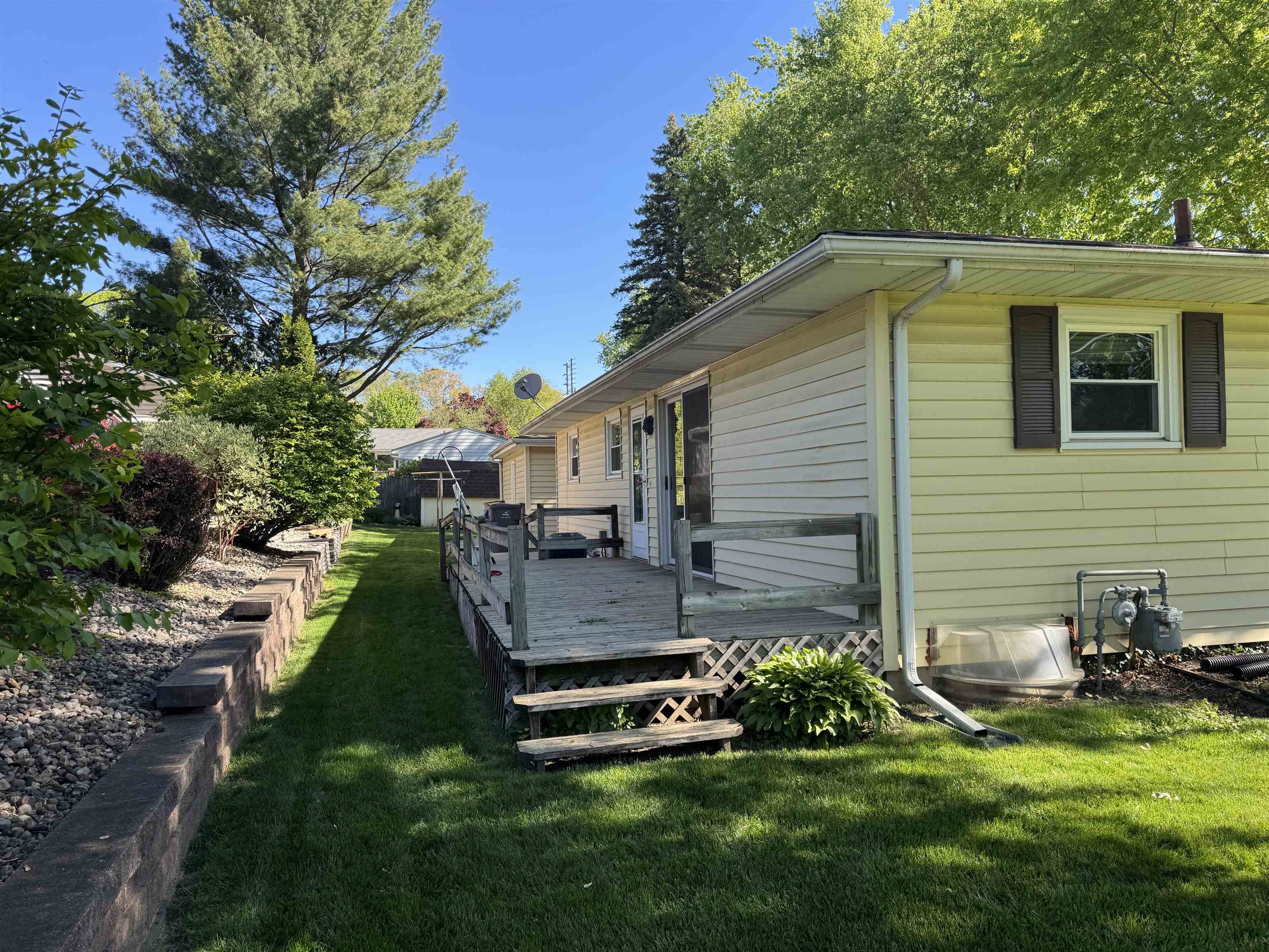 5403 Winnequah Road Monona, WI 53716 - Photo 5 of 48