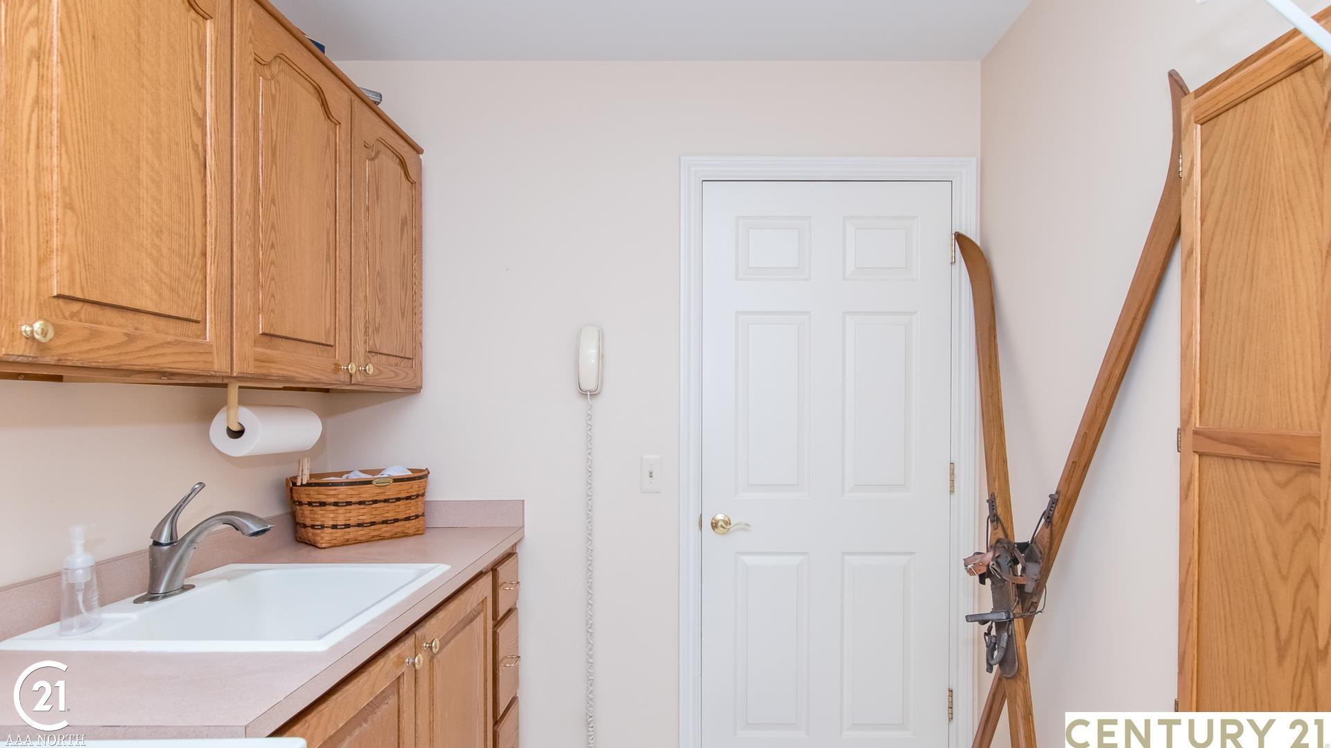 396 Oakbridge Drive Rochester, MI 48306 - Photo 51 of 99