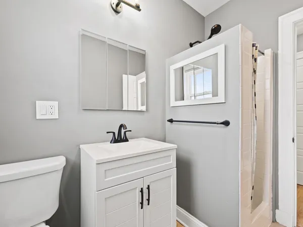 $1,900 | 7649 South Yates Boulevard, Unit 3, Chicago, IL 60649