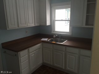 4543 Telhurst Road Cleveland, OH 44121 - Photo 2 of 7