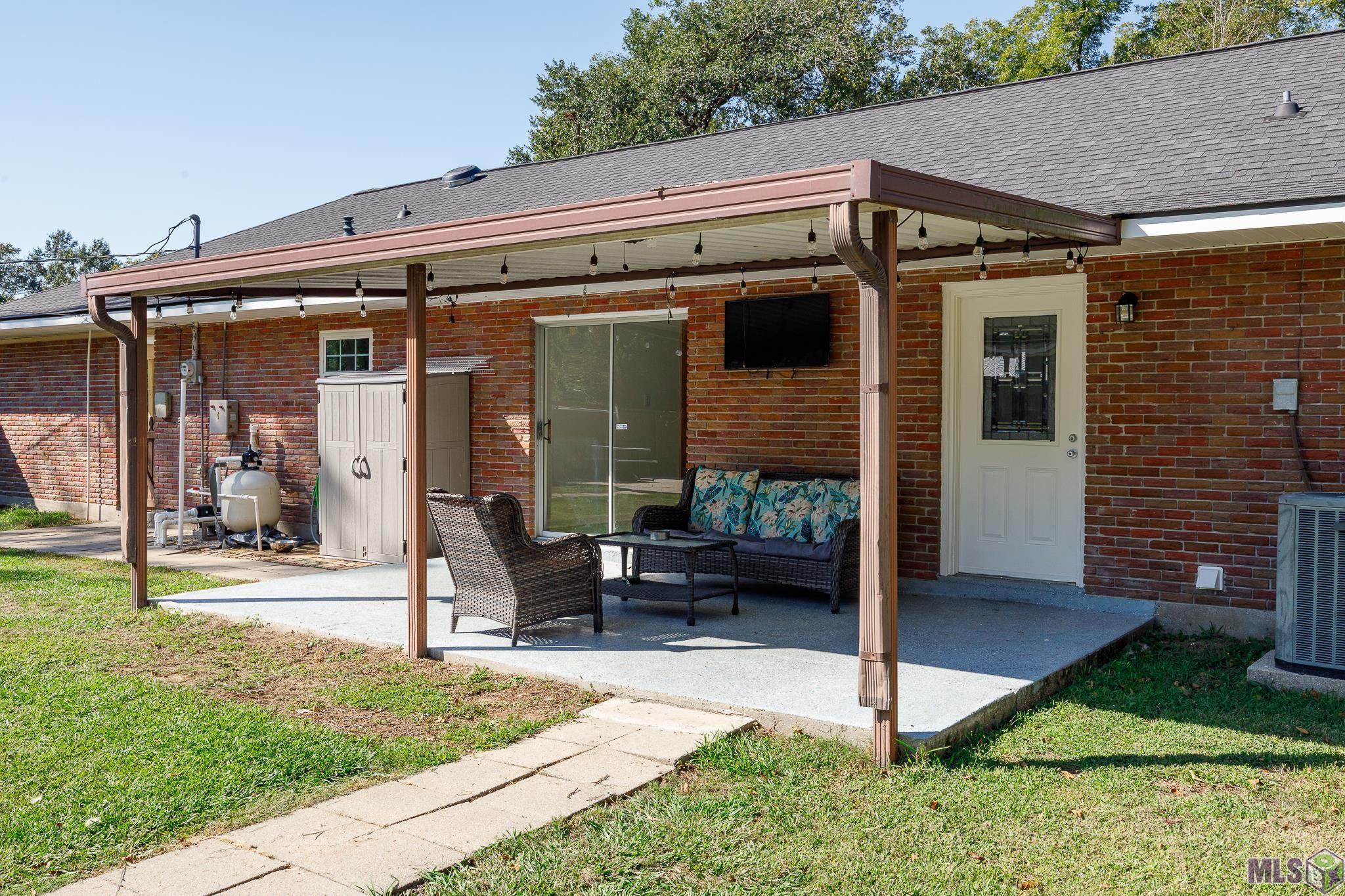 11102 Savoy Road St. Amant, LA 70774 - Photo 21 of 41 Covered Back Patio