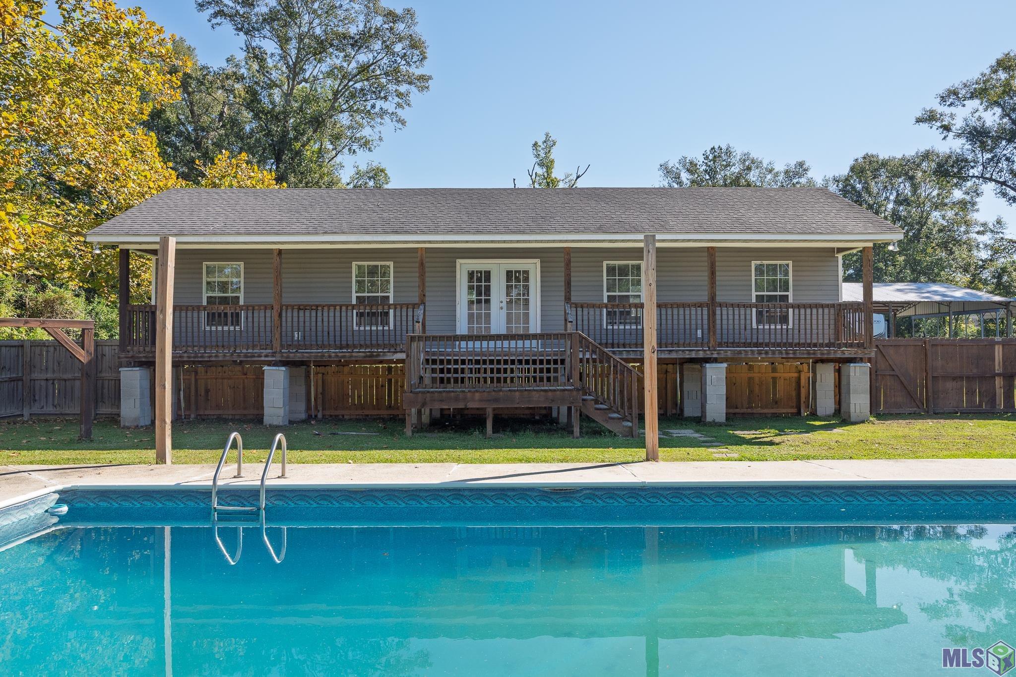 11102 Savoy Road St. Amant, LA 70774 - Photo 24 of 41 In Law Suite / Pool House