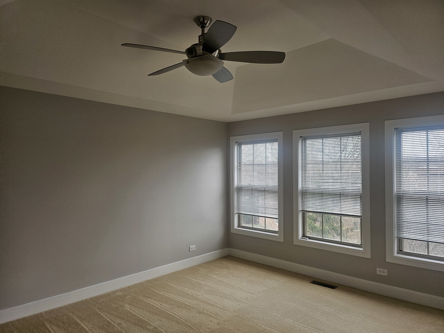 447 Prestwick Lane Wheeling, IL 60090 - Photo 12 of 17 a view of an empty room with a window