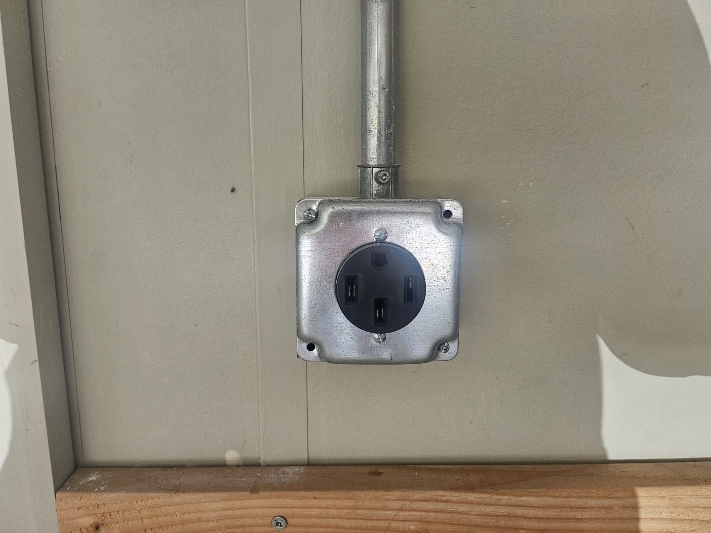 447 Prestwick Lane Wheeling, IL 60090 - Photo 16 of 17 a bathroom with a sink and a mirror