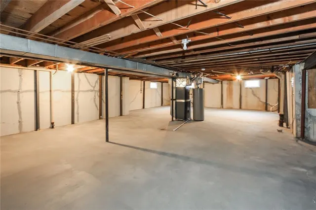 $1,690 | 1013 Miss Belle Street, Excelsior Springs, MO 64024