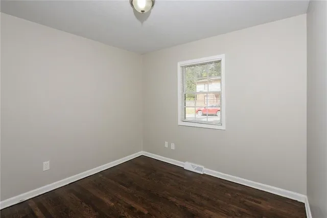 $1,690 | 1013 Miss Belle Street, Excelsior Springs, MO 64024