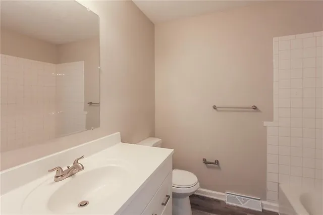 $1,690 | 1013 Miss Belle Street, Excelsior Springs, MO 64024