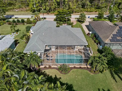 a view of a yard in front of house